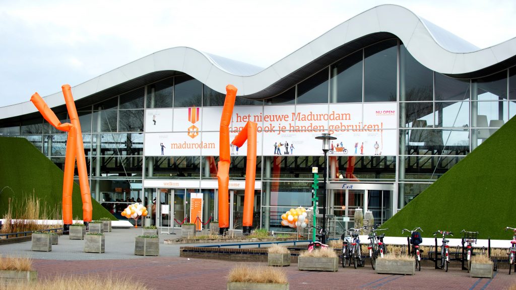 Madurodam  Skytubes Publi air