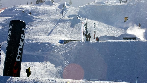 Publi air -opblaasbare-zuil-x-oneil-inflatable- winter - sports - luchtdichte zuilen