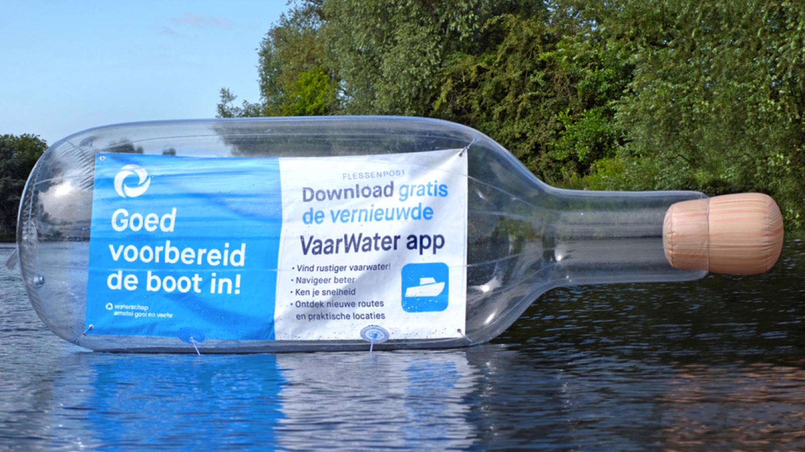 Opblaasbare fles - inflatable bottle - flessnepost activatie - waternet - Publi air