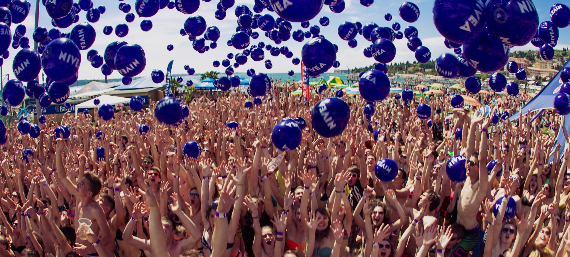 Strandballen festival ballen crowdballs - Nivea beach balls - Publi air
